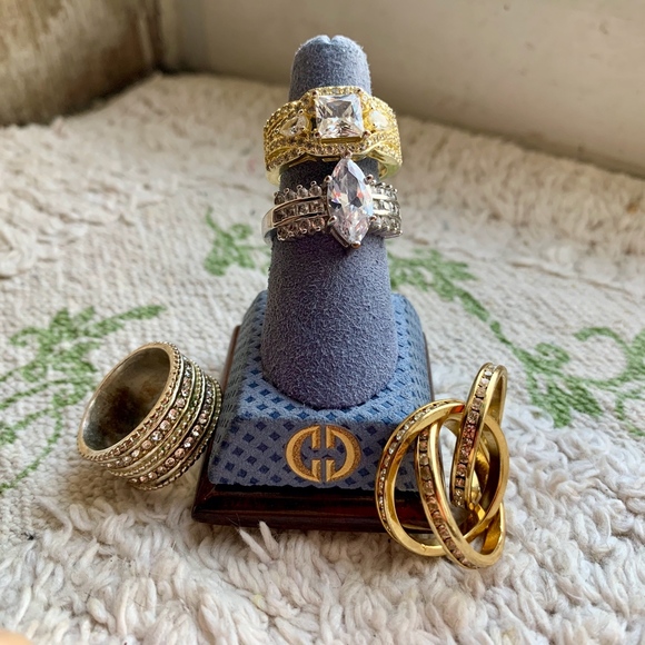 4 Faux Diamond Fashion Rings - Bling Fashion Rings - Picture 2 of 7